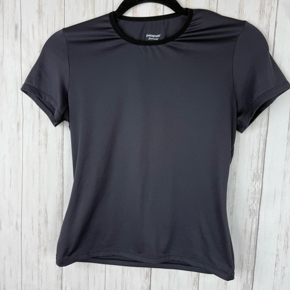 Patagonia charcoal gray and black capilene tee XS